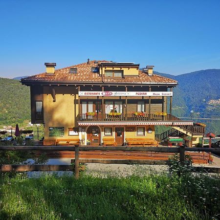 Maso Sveseri Montesover Buitenkant foto