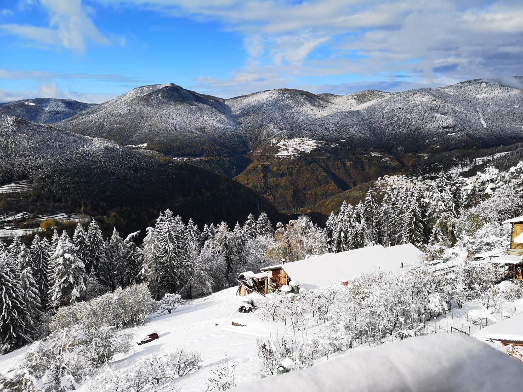 Maso Sveseri Montesover Buitenkant foto